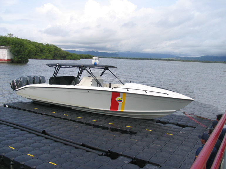 Name:  lrgUniversal_42_Foot_Performance_Series_Dock_for_a_Midnight_Express.JPG.jpeg
Views: 8647
Size:  80.7 KB