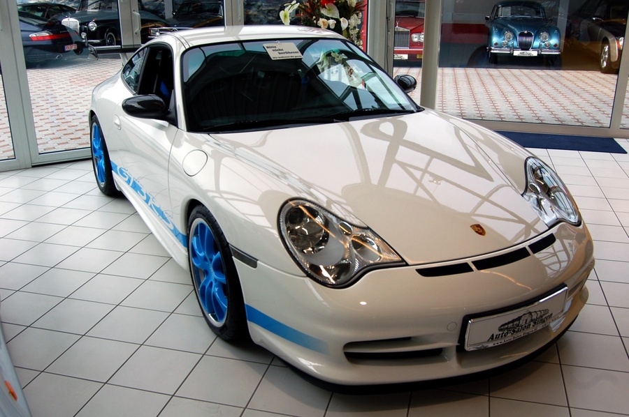 Name:  Porsche_911_GT3_RS_(996)_2003_white-blue.jpg
Views: 341
Size:  195.0 KB