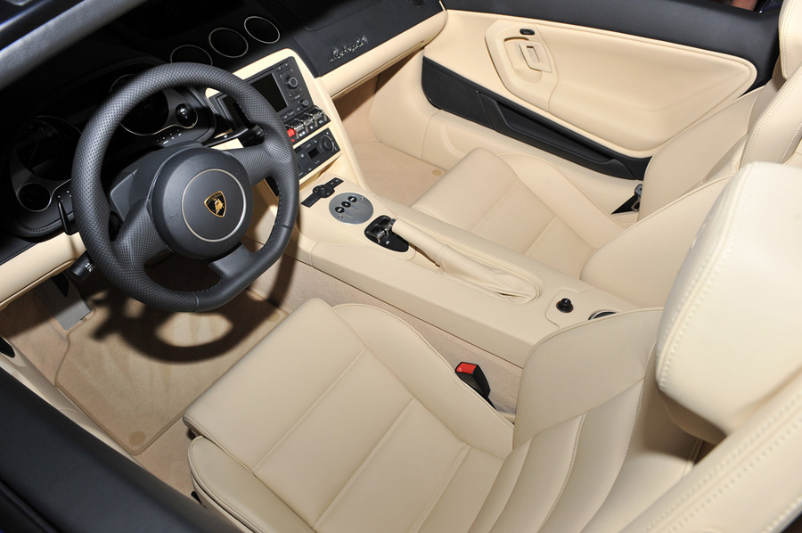 Name:  Lamborghini Gallardo LP 550-2 Spyder L.A. Auto Show (7).jpg
Views: 277
Size:  177.6 KB