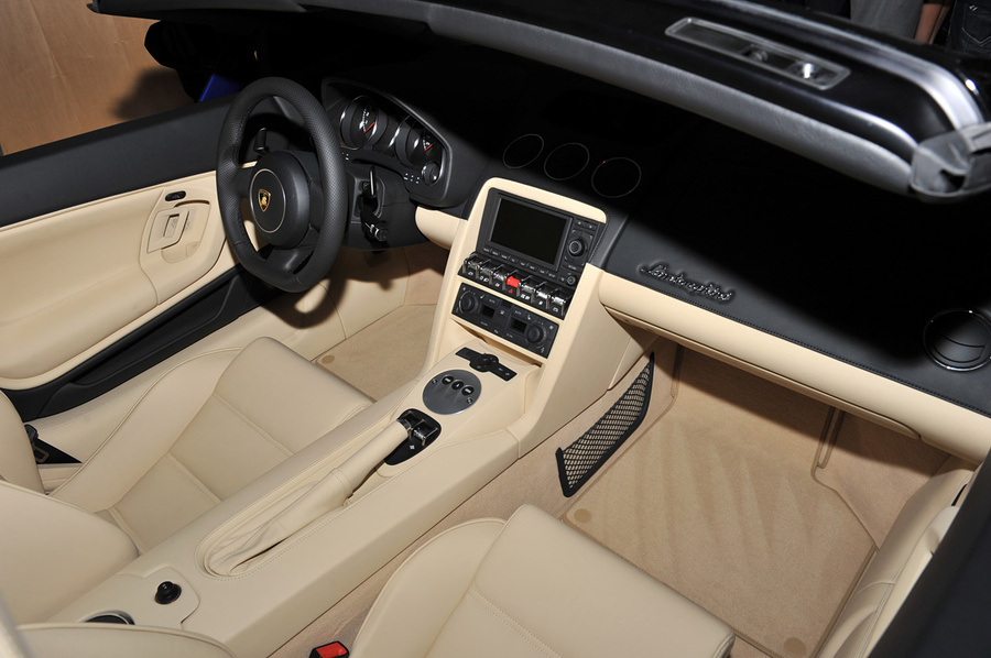 Name:  Lamborghini Gallardo LP 550-2 Spyder L.A. Auto Show (8).jpg
Views: 278
Size:  176.9 KB