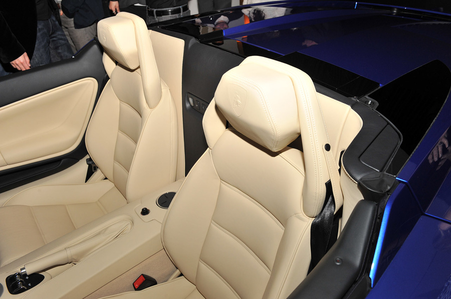 Name:  Lamborghini Gallardo LP 550-2 Spyder L.A. Auto Show (9).jpg
Views: 271
Size:  177.3 KB