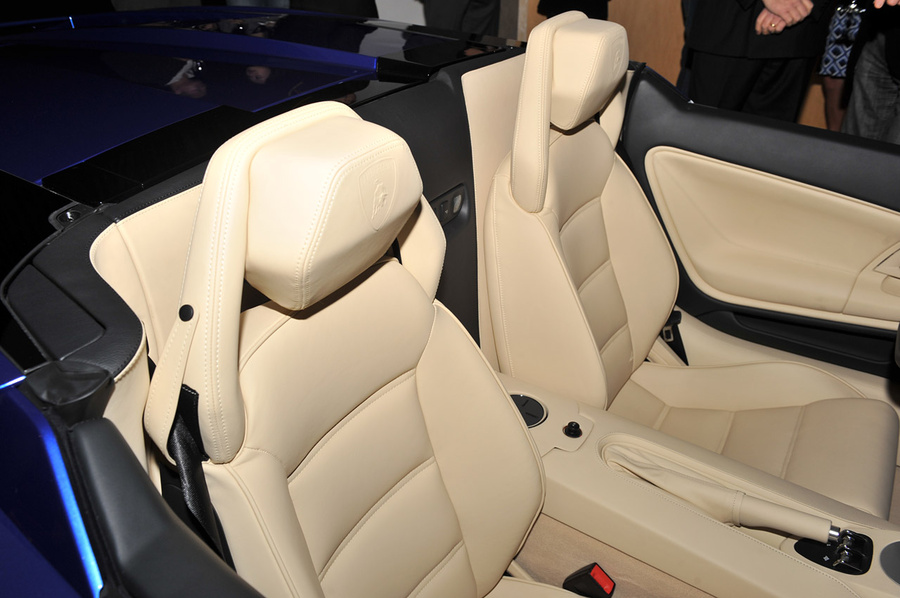 Name:  Lamborghini Gallardo LP 550-2 Spyder L.A. Auto Show (10).jpg
Views: 262
Size:  165.4 KB
