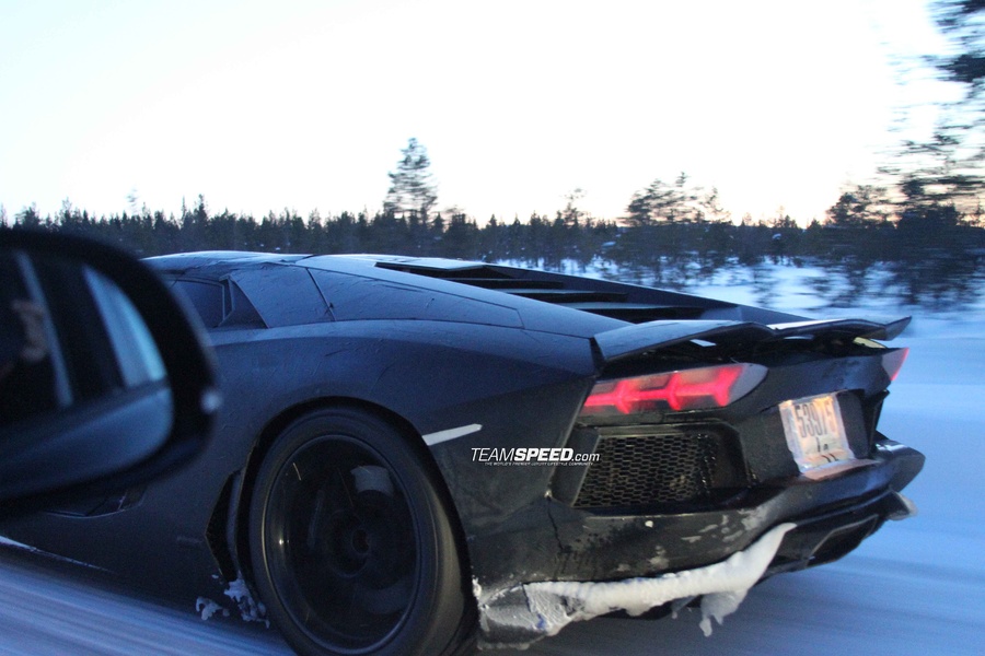 Name:  aventador roadster 3.jpg
Views: 4565
Size:  152.7 KB