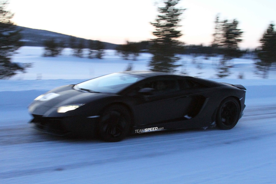 Name:  aventador roadster 4.jpg
Views: 4696
Size:  143.2 KB