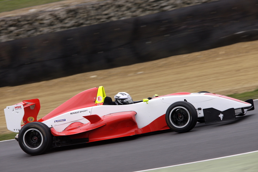 Name:  Tillett_to_pursue_F1_dream_with_Formula_Renault_BARC_deal_Renault_Sport_UK_30578.jpg
Views: 693
Size:  141.1 KB