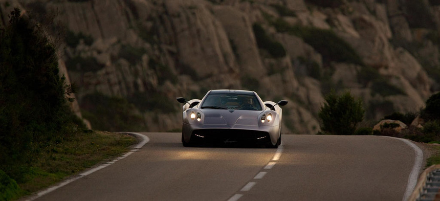 Name:  2010-12-11-pagani-04-026m2m2-2.jpg
Views: 1639
Size:  112.9 KB