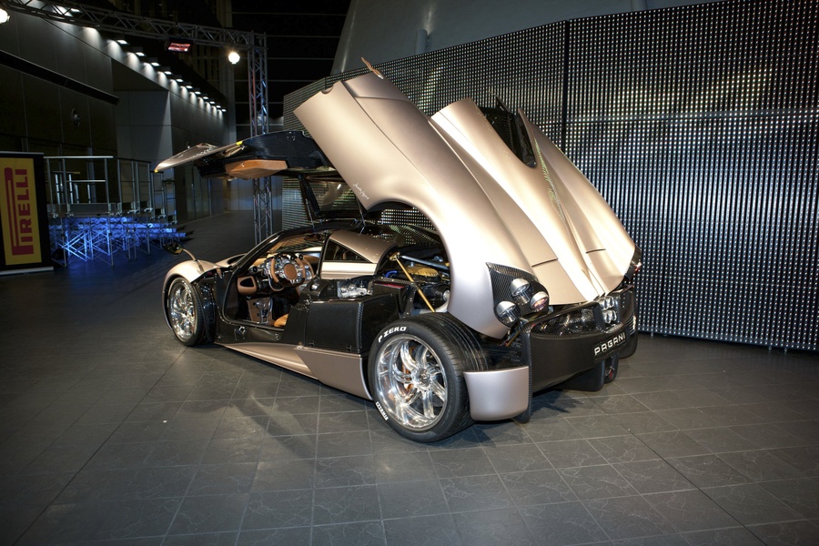 Name:  20110218paganihuayrapresent01554m.jpg
Views: 1694
Size:  241.0 KB