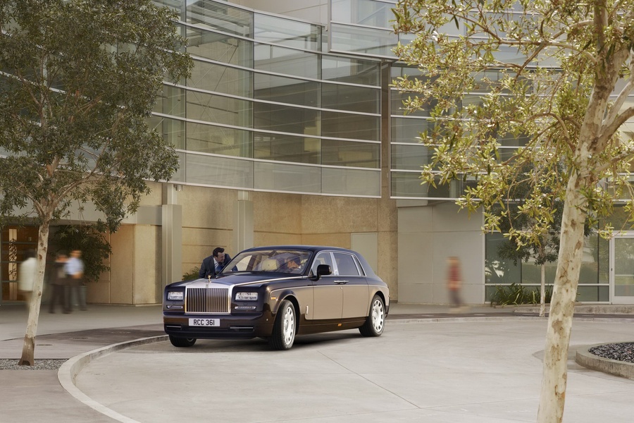 Name:  2013-Rolls-Royce-Phantom-Series-II-49[2].jpg
Views: 2444
Size:  232.1 KB
