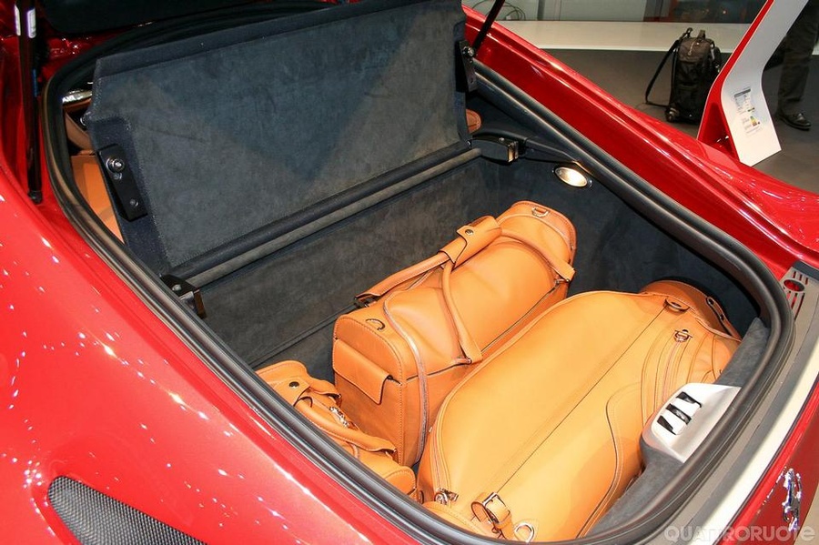 Name:  376057_9015_big_2012-stand-ferrari-ginevra-29.jpg
Views: 2119
Size:  207.0 KB