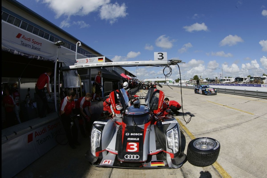 Name:  Audi R18 at Sebring 2012 (4).jpg
Views: 147
Size:  179.3 KB