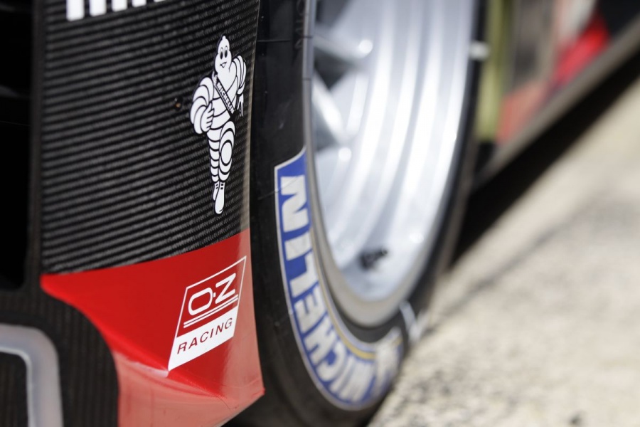 Name:  Audi R18 at Sebring 2012 (11).jpg
Views: 174
Size:  122.9 KB