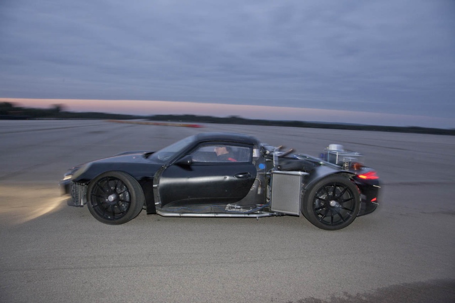 Name:  Porsche 918 Prototype (8).jpg
Views: 514
Size:  123.7 KB