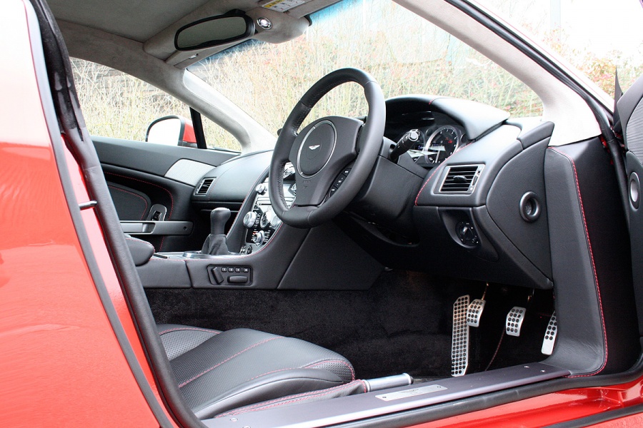 Name:  5_aston_martin_v8_vantage.jpg
Views: 2001
Size:  227.3 KB