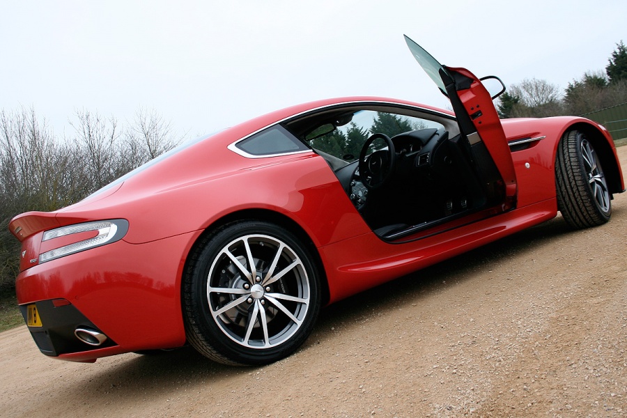 Name:  13_aston_martin_v8_vantage.jpg
Views: 2017
Size:  209.4 KB