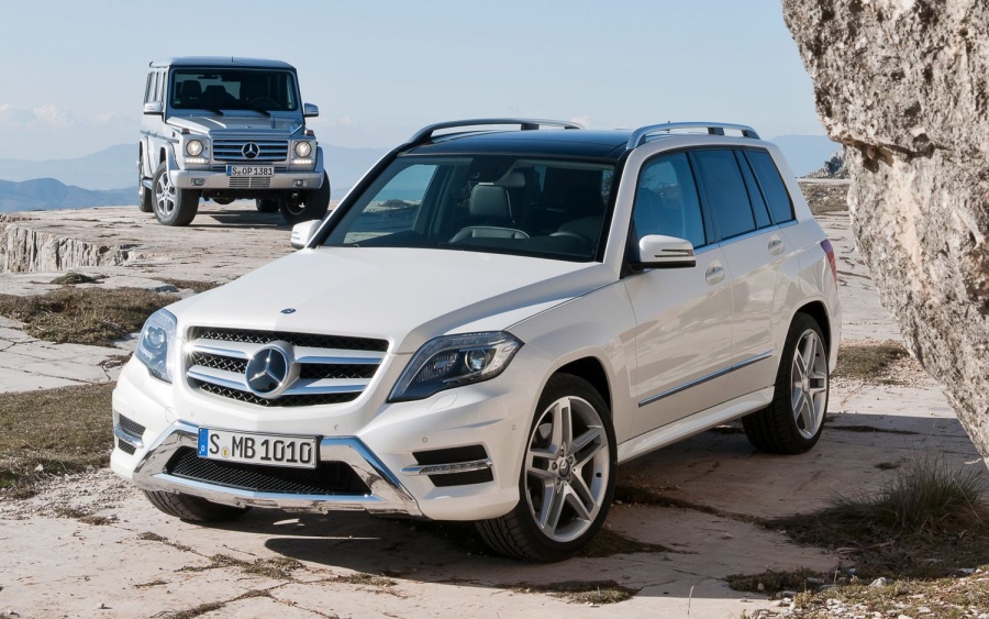 Name:  2013-Mercedes-Benz-GLK-front-three-quarter-with-G-Class.jpg
Views: 3158
Size:  213.8 KB