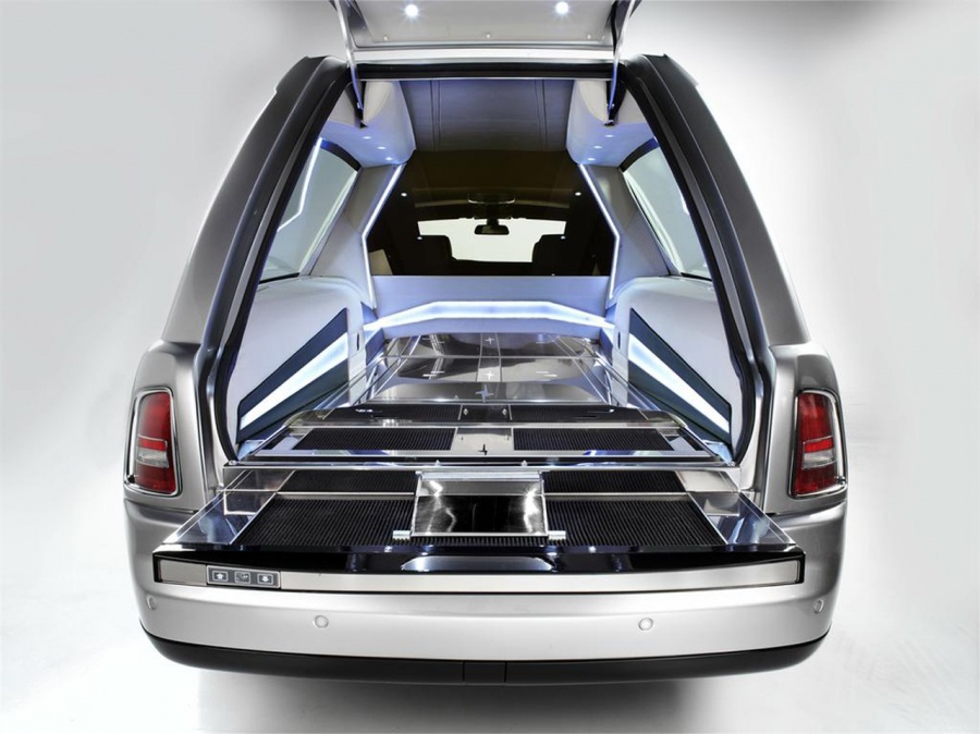 Name:  03-rolls-royce-phantom-hearse.jpg
Views: 685
Size:  158.1 KB