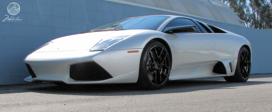 Name:  Murcielago Balloon White 19 & 20 Modulare B18 Gloss Black 3-4 view 3.jpg
Views: 725
Size:  126.7 KB