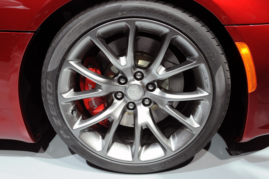 Name:  20-2013-srt-viper-ny.jpg
Views: 636
Size:  172.9 KB