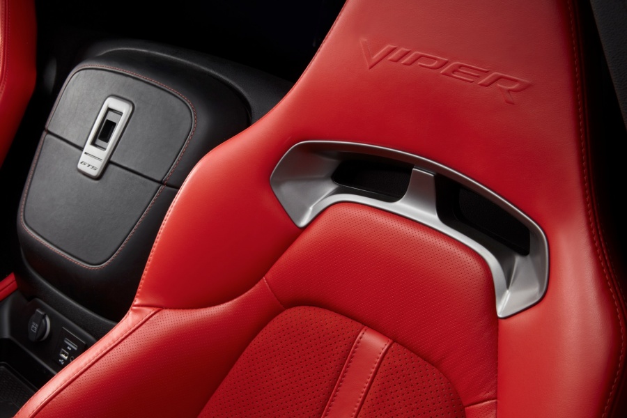 Name:  srt-viper020.jpg
Views: 434
Size:  146.7 KB