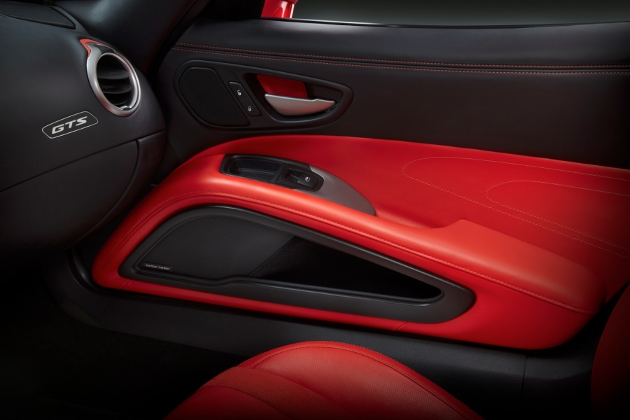 Name:  srt-viper023.jpg
Views: 442
Size:  107.6 KB