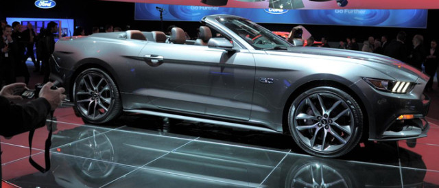 2015 Ford Mustang Breaks Cover