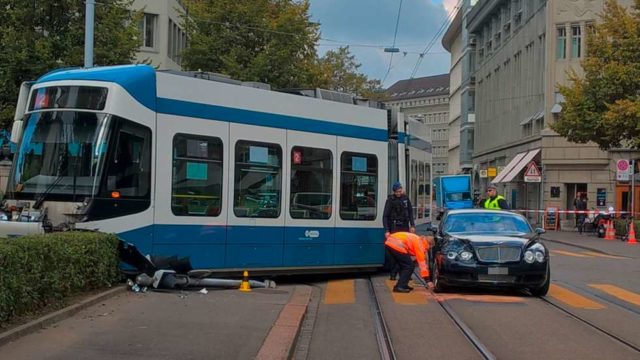 Zurich Crash: Bentley 1, Tram 0