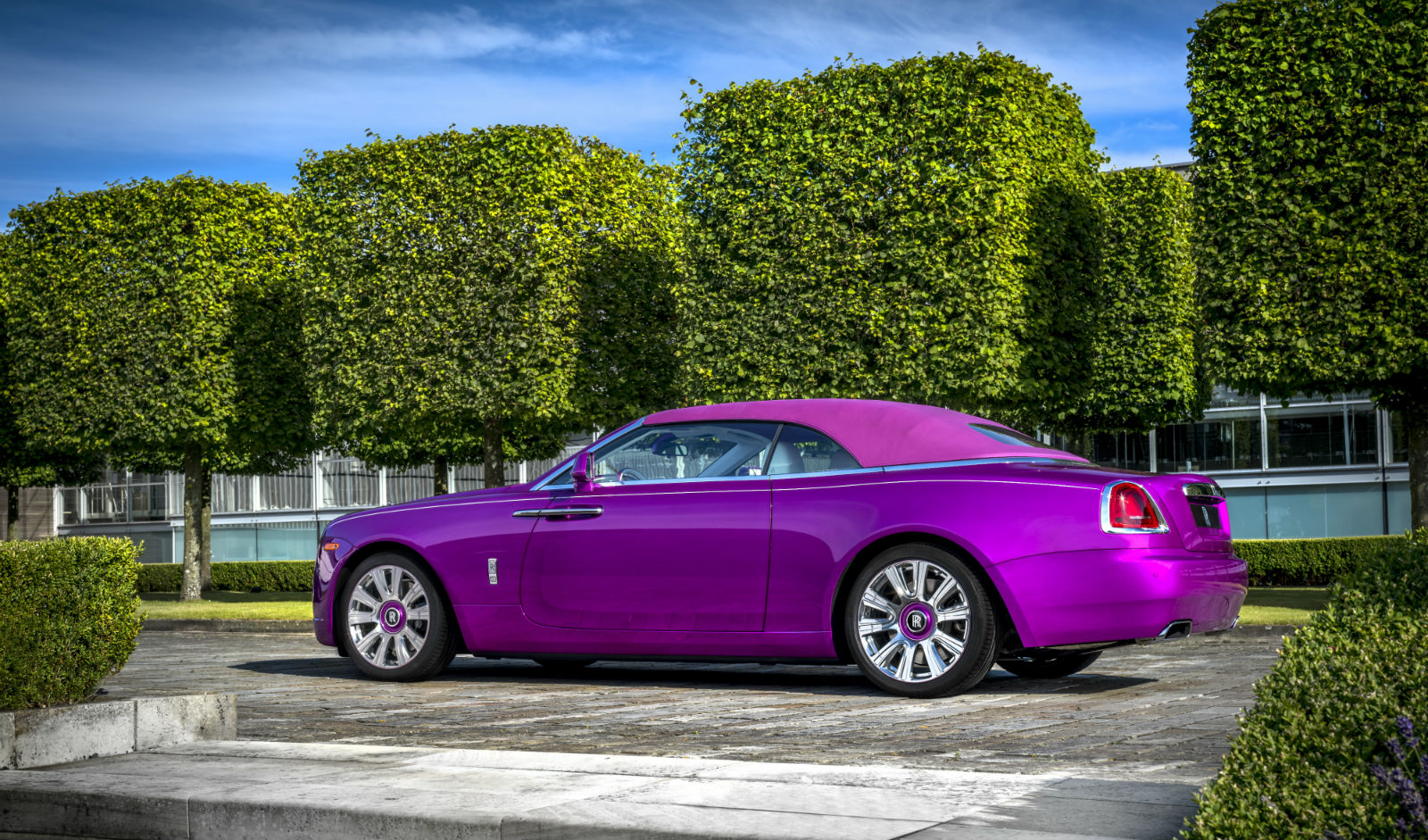 Michael Fux Rolls-Royce Dawn Fuxia