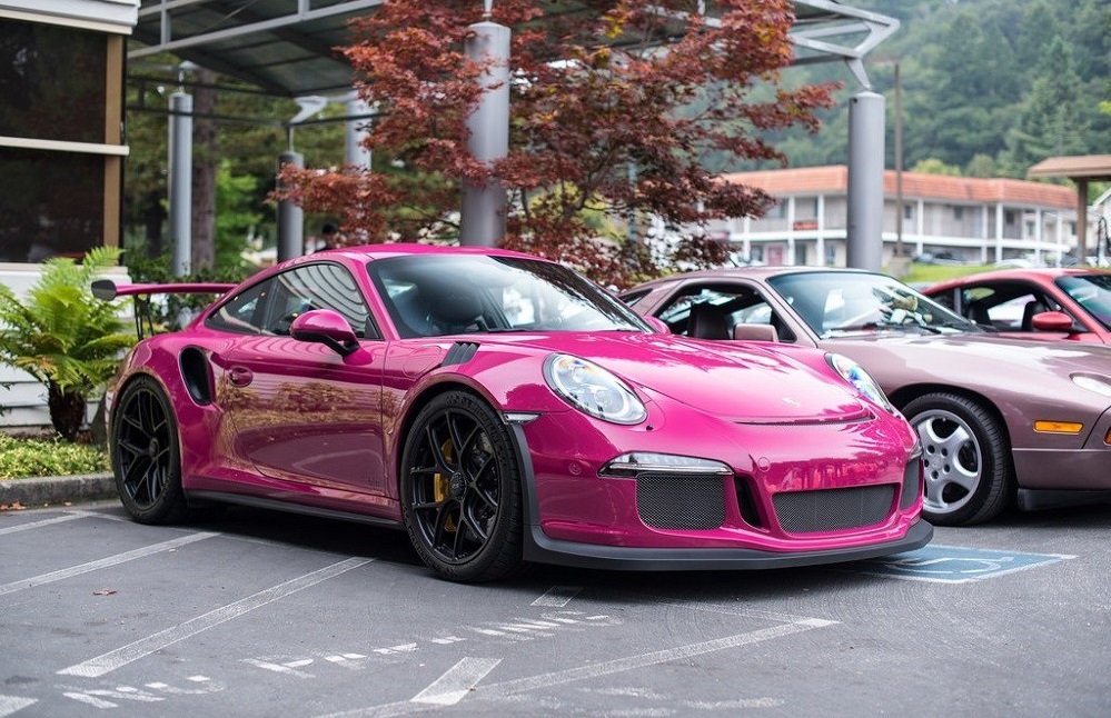 Colorful Porsches Featured at Second ‘Rare Shades’ Event