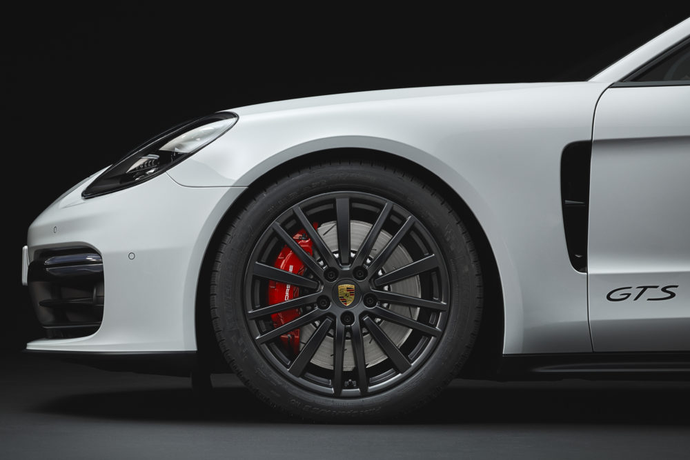 New Panamera GTS and Panamera GTS Sport Turismo Make World Premiere