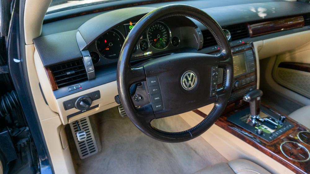 2005 Volkswagen W12 tan leather interior heated cooled massage seats infotainment center steering wheel