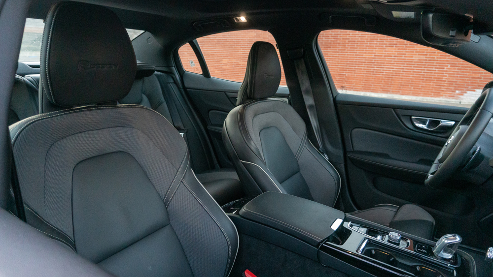 Volvo S60 T8 R-design interior 2019 2020 Black Leather